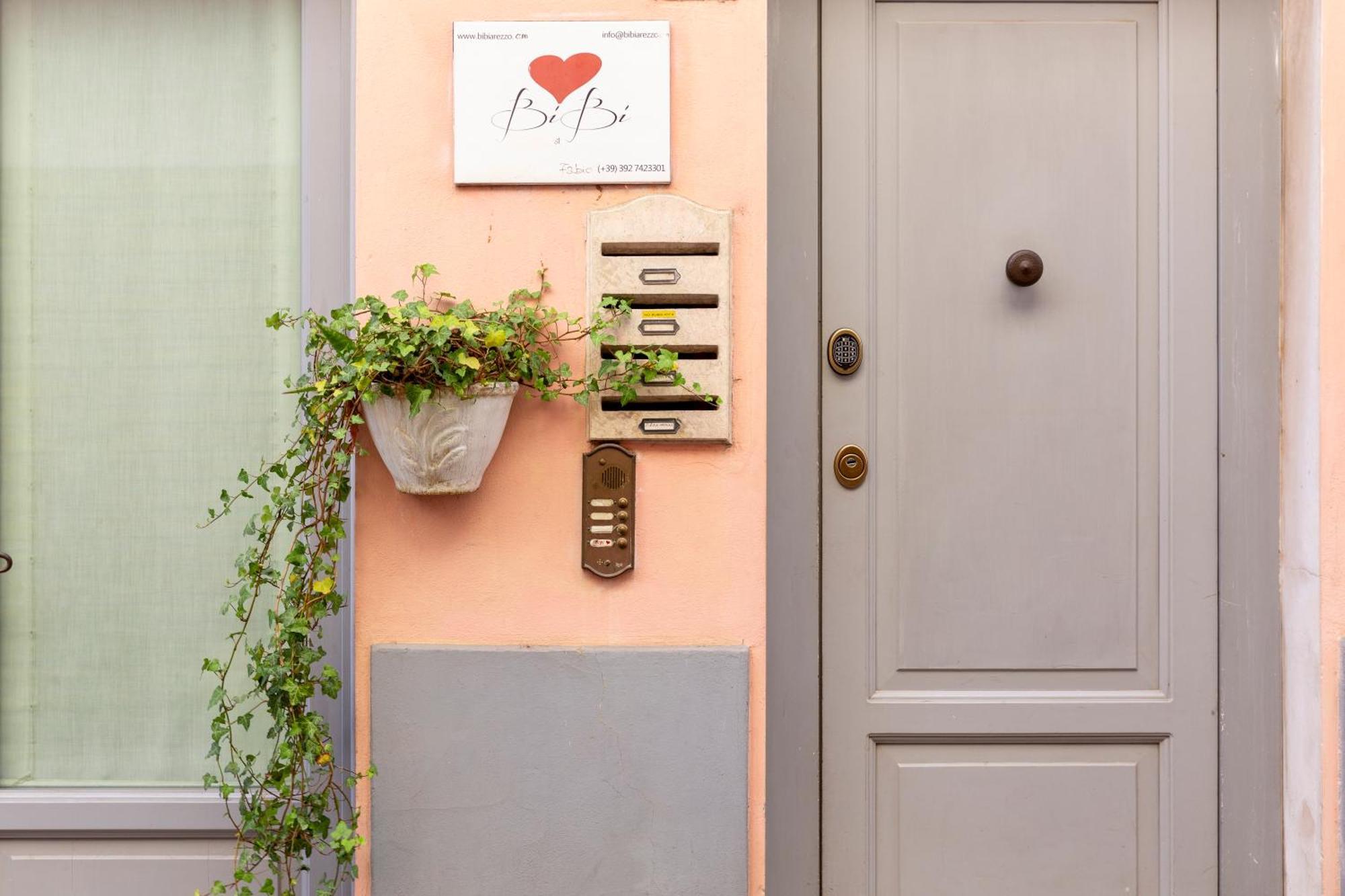 Bibi Boutique Arezzo Living Suite Rosafragola & Verdeconiglio Екстериор снимка